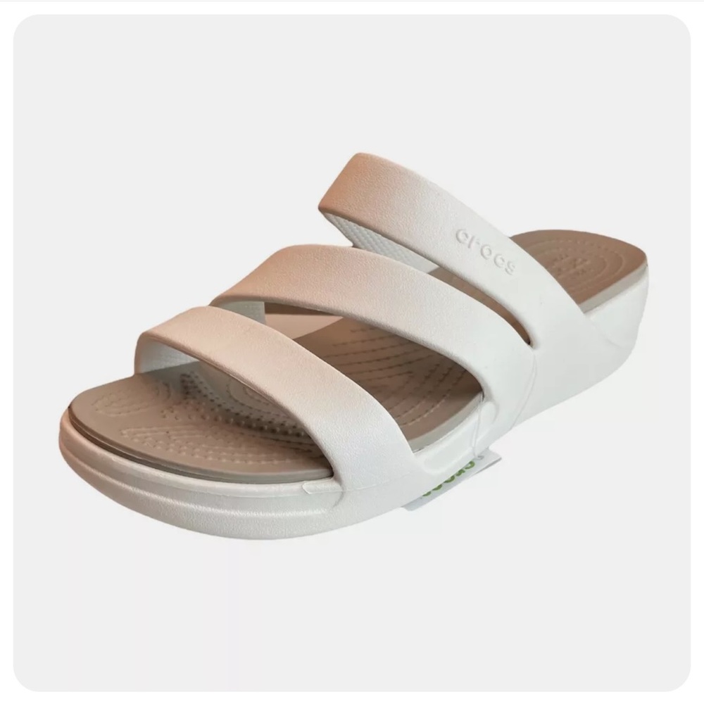 CROCS Monterey strappy wedge size 9
W206304-159 NWT